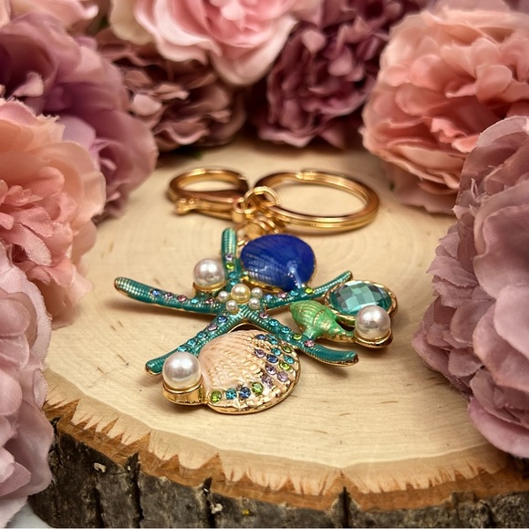 Beautiful Blue Starfish and Seashell Keychain Charm - Picture 9 of 14